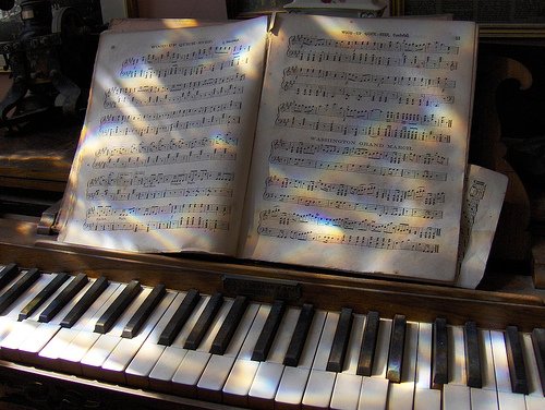 sheetmusic Photo by joeshlabotnik